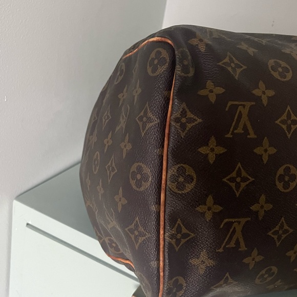 Louis Vuitton Speedy 40 Monogram Canvas Duffle Bag 8906MB date code - Picture 9 of 16